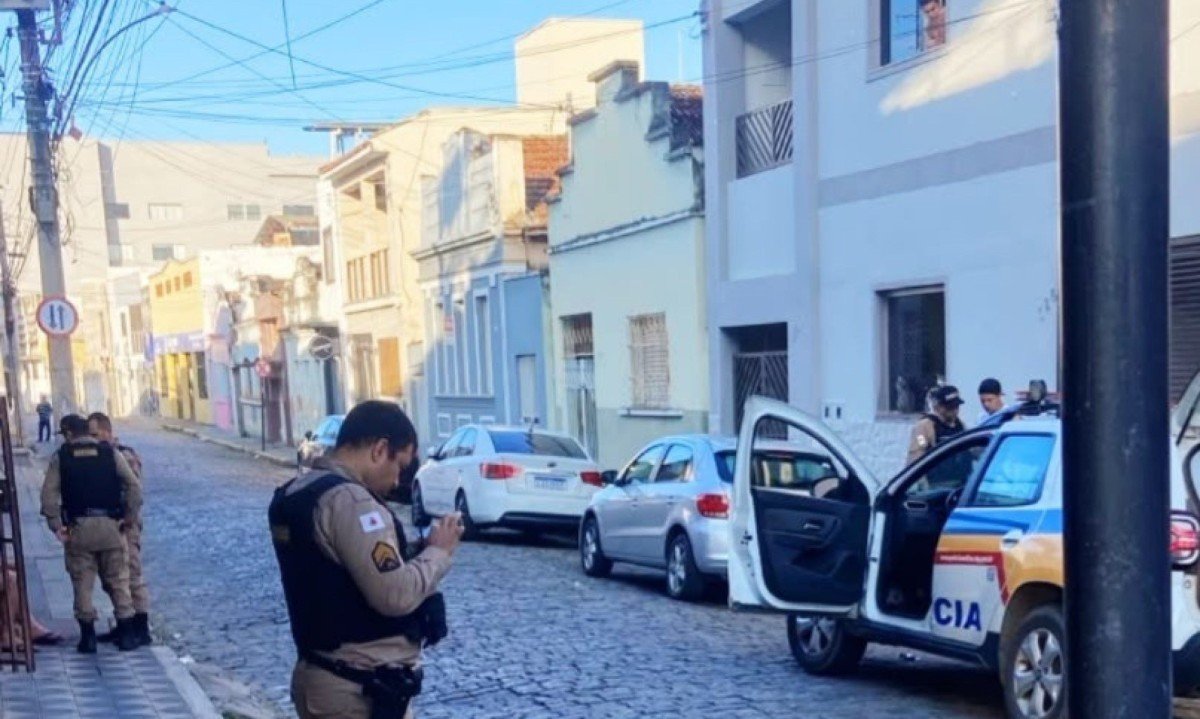 Após o golpe, o homem de 33 anos teria tentado prestar socorro ao irmão - (crédito: Reprodução/Redes Sociais )