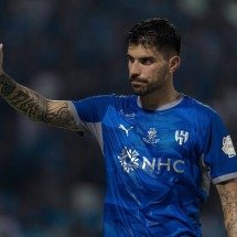 Torcedores gritam nome de melhor amigo morto em provocação macabra a jogador de seleção