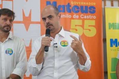 Mateus Simões se reuniu com prefeitos em Diamantina onde criticou os adversários  -  (crédito: Divulgação)