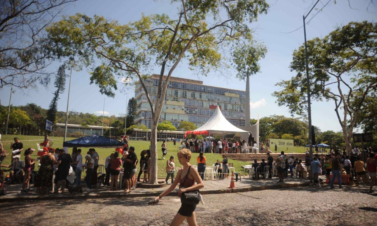 Campus Pampulha da UFMG recebe a programação especial do Domingo no Campus, que celebra os 99 anos da universidade - (crédito: Alexandre Guzanshe/EM/D.A.Press)