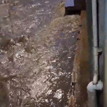 Chuva provoca enxurradas e granizo em Contagem, na Grande BH - Reprodução/Redes Sociais 