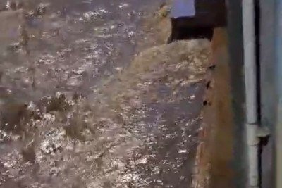 Chuva forte provoca enxurradas na Vila Samag -  (crédito: Reprodução/Redes Sociais )