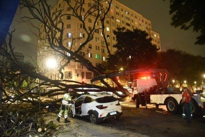 Temporal deixou rastros em diferentes regi&otilde;es da capital -  (crédito:  Gladyston Rodrigues/EM/D.A. Press)