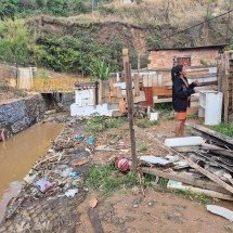 Chuva deixa moradores do Barreiro sem casa e sem pertences - Jair Amaral/EM/DA.Press