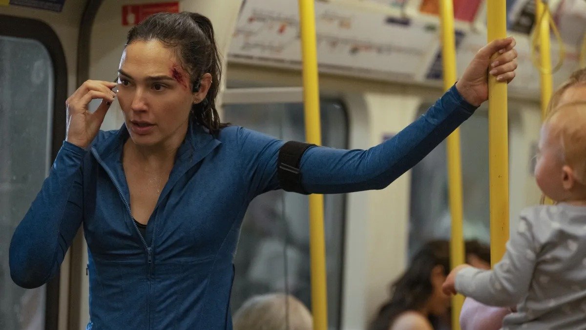 Em &lsquo;Corrida Contra o Tempo&rsquo;, Gal Gadot vive uma agente ca&ccedil;ada em um suspense eletrizante, um dos destaques do Prime Video em setembro -  (crédito: Divulga&ccedil;&atilde;o/ Prime Video)