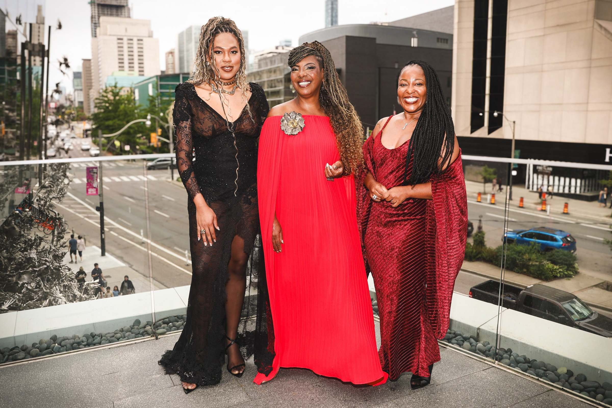  Giovanna Heliodoro, Rejane Faria e Ma&iacute;ra Azevedo no Festival de Toronto
    