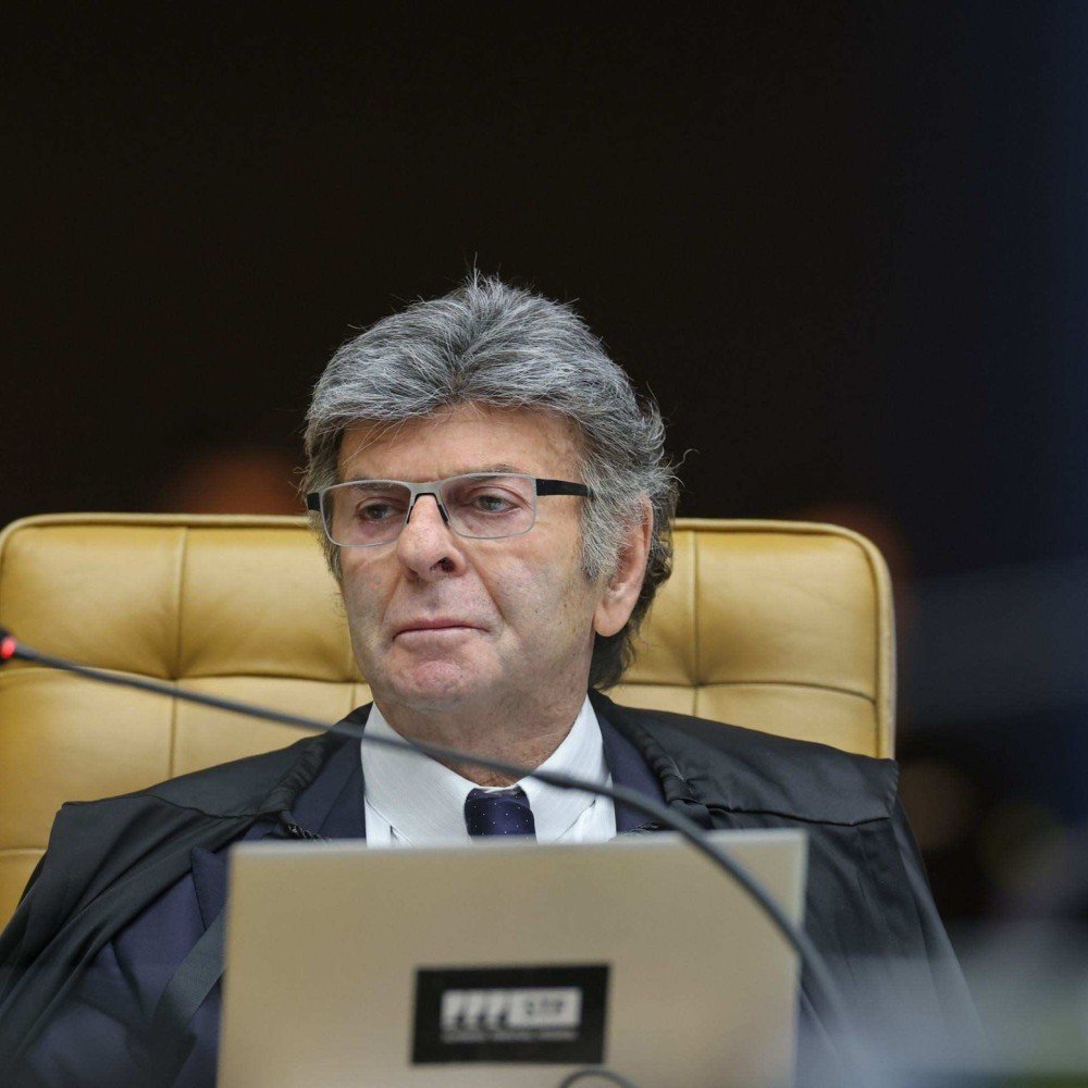 Luiz Fux assume caso no STF que envolve esposa de Moraes e Vorcaro