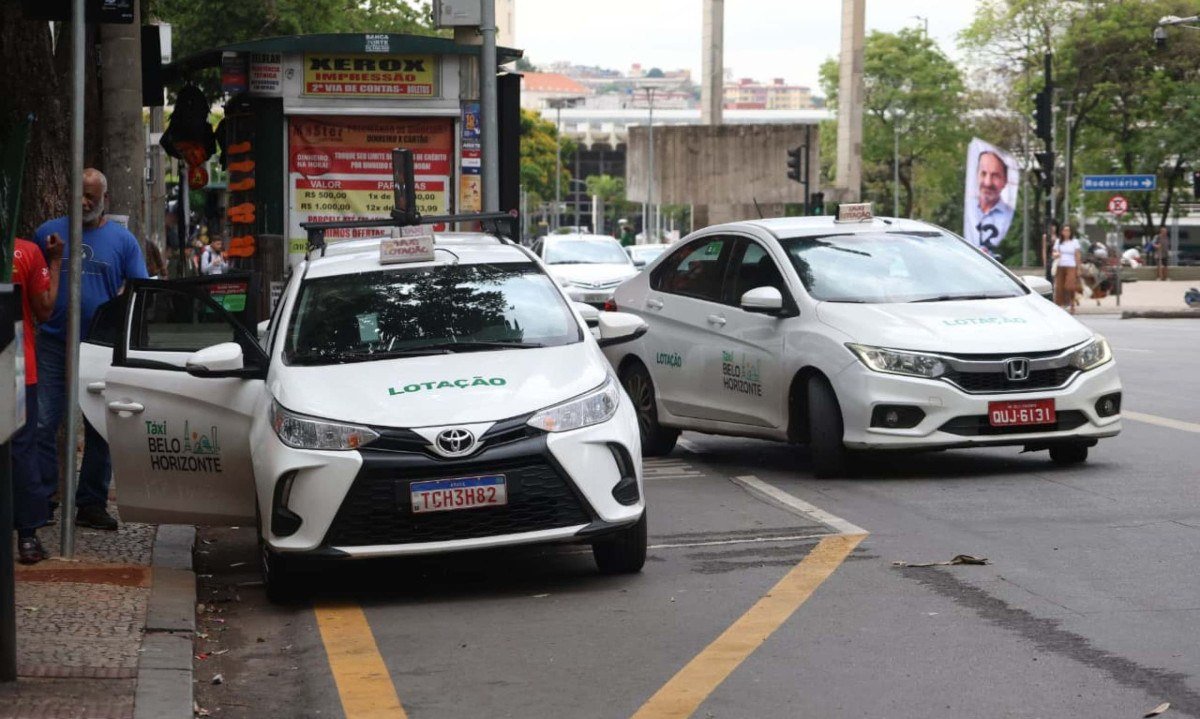 As medidas foram adotadas após demandas apresentadas pela categoria e incluem ainda mudanças na utilização dos pontos de parada do transporte coletivo e ações de sinalização dos pontos de táxi - (crédito: Marcos Vieira/EM/DA.Press)