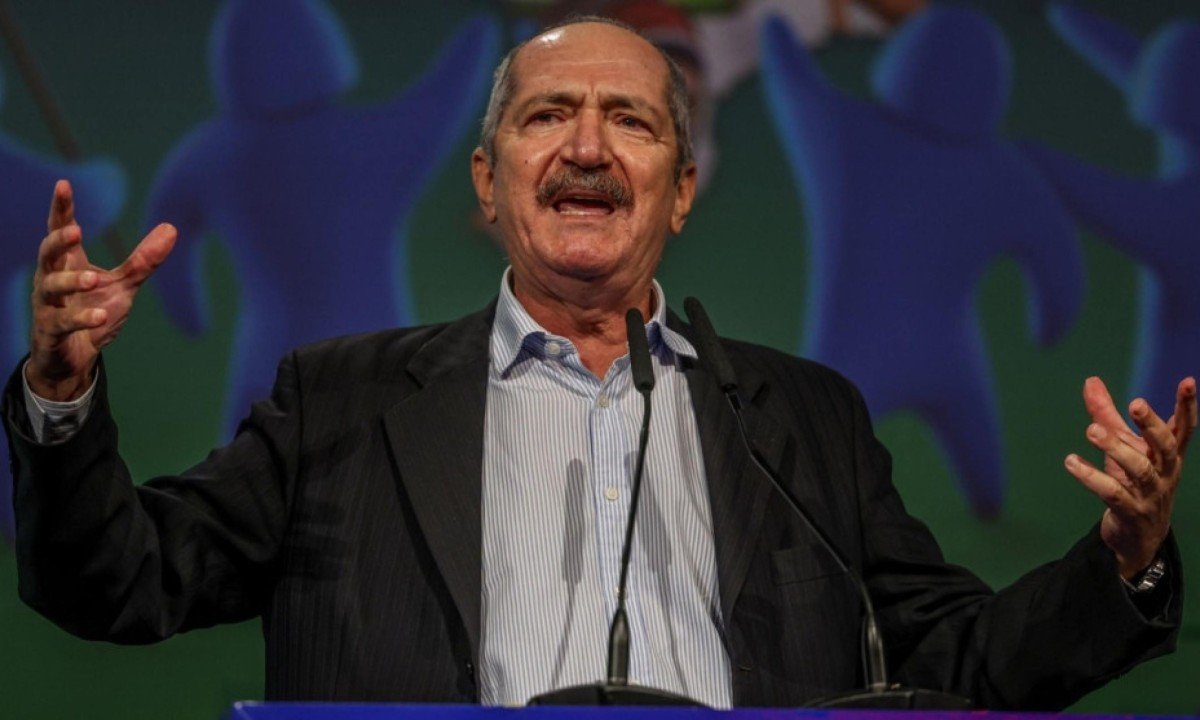 Aldo Rebelo vê ‘agenda diversionista’ na polarização entre Lula e Flávio Bolsonaro - (crédito: Foto: Jose Cruz/Agência Brasil)