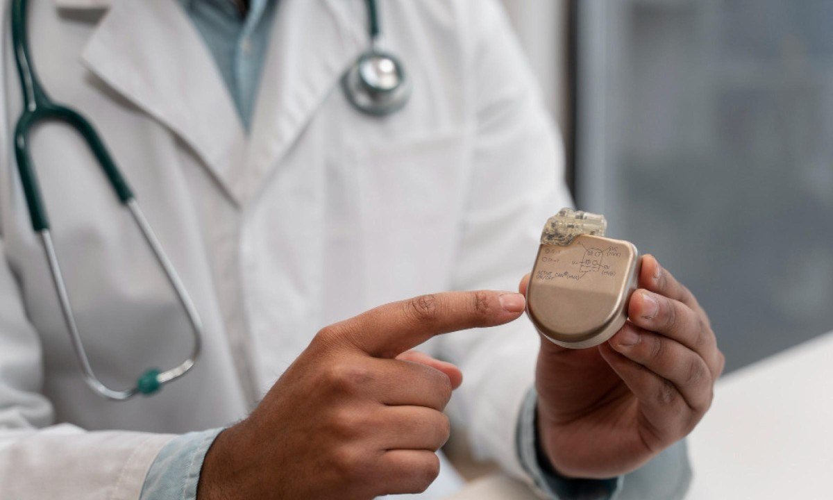 É importante manter o cuidado individualizado após o implante, com acompanhamento médico regular - (crédito: magnific)