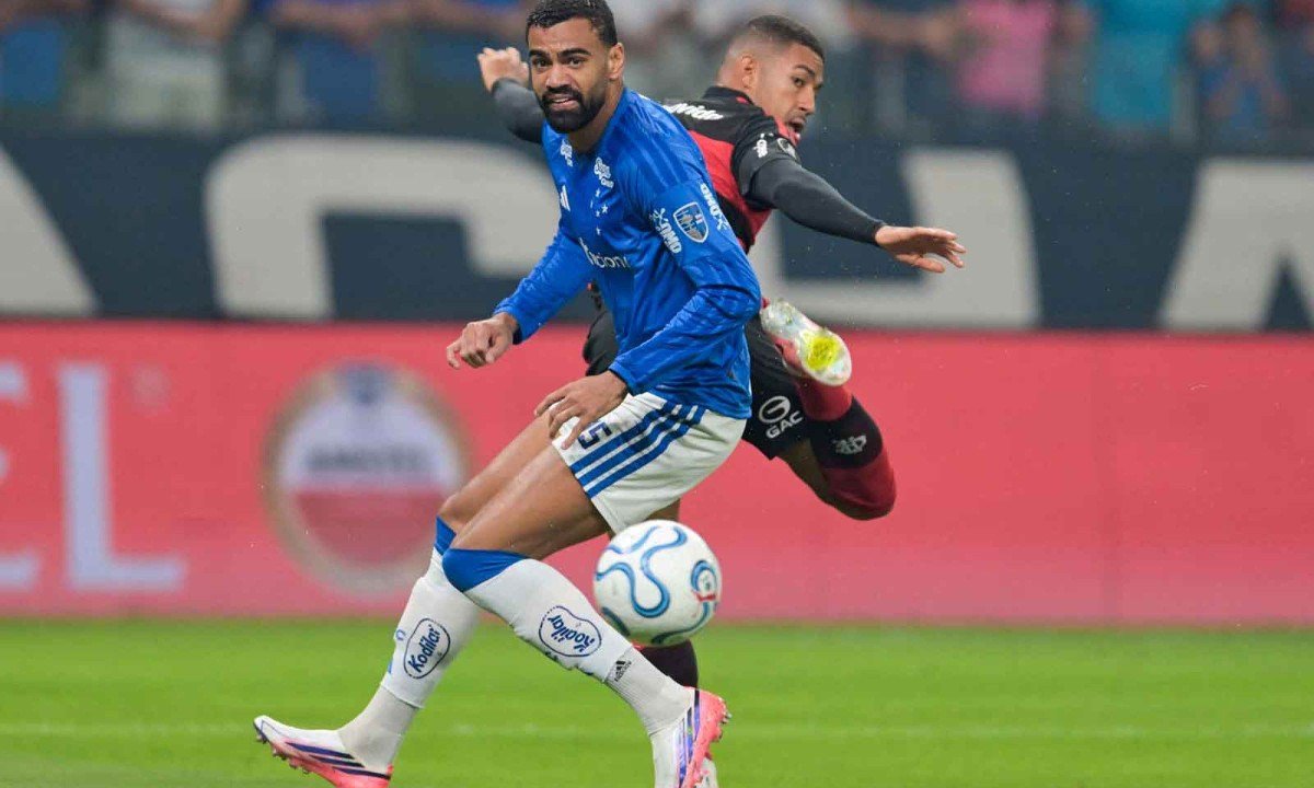 Zagueiro Fabrício Bruno alegou jogar com 