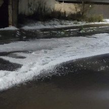Vídeo: chuva de granizo toma conta de ruas de cidades em Minas - Redes sociais/Reprodução