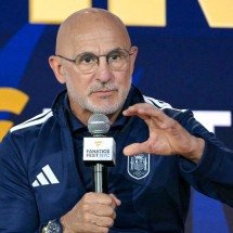 Espanha renova com técnico campeão mundial até a Copa de 2030