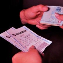 Idosa perde R$ 60 mil em ‘golpe do bilhete premiado’ - Reprodução
