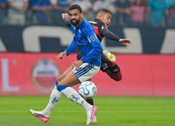 Zagueiro Fabrício Bruno alegou jogar com 