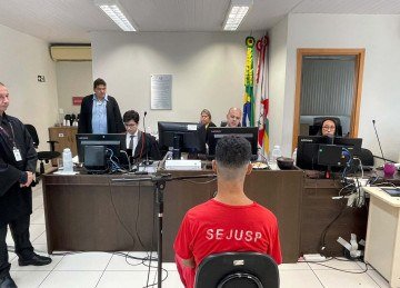 O réu responde por tentativa de feminicídio -  (crédito: Tribunal do Júri/Divulgação)