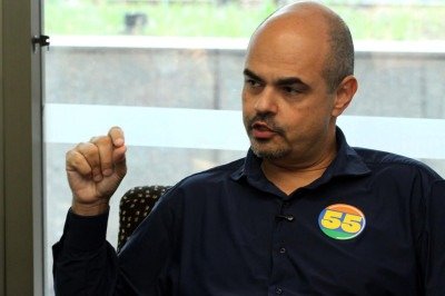 Em caso de reeleição, governador pretende implantar um 'cercamento eletrônico' nas divisas do estado para combater a atuação do crime organizado -  (crédito: Jair Amaral/EM/D.A Press)
