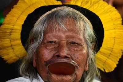 Cacique Raoni Metuktire foi diagnosticado com câncer do aparelho digestivo e passa por tratamento paliativo -  (crédito: AFP)
