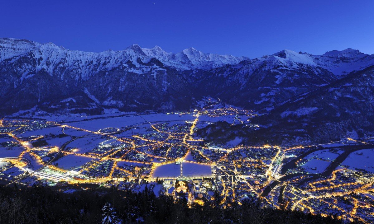 No inverno, Interlaken ganha o cenário perfeito para quem busca neve, esqui, aventura e experiências nas montanhas - (crédito: Jost von Allmen/Divulgação)
