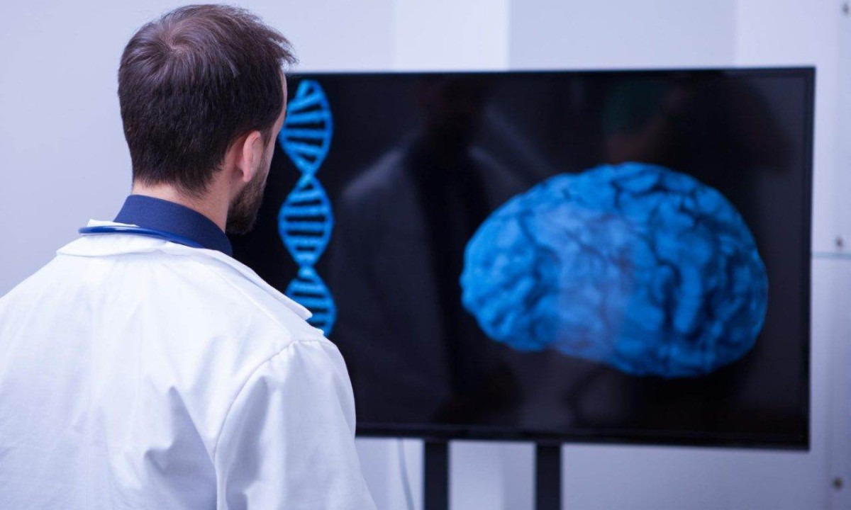 Essa proteína existe naturalmente no organismo, mas pode se acumular entre os neurônios e prejudicar a comunicação entre as células. E é justamente esse processo que está associado à degeneração cerebral característica do Alzheimer. Segundo a publicação, os medicamentos avaliados conseguem diminuir o acúmulo dessas placas. - (crédito: Freepik/DC Studio)
