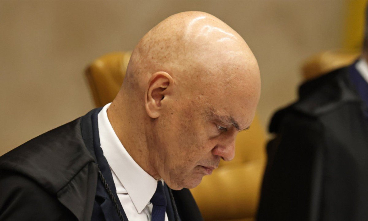 Em dez pontos: as ‘firulas’ usadas para tentar blindar Alexandre de Moraes - (crédito: Foto: Alejandro Zambrana/STF)