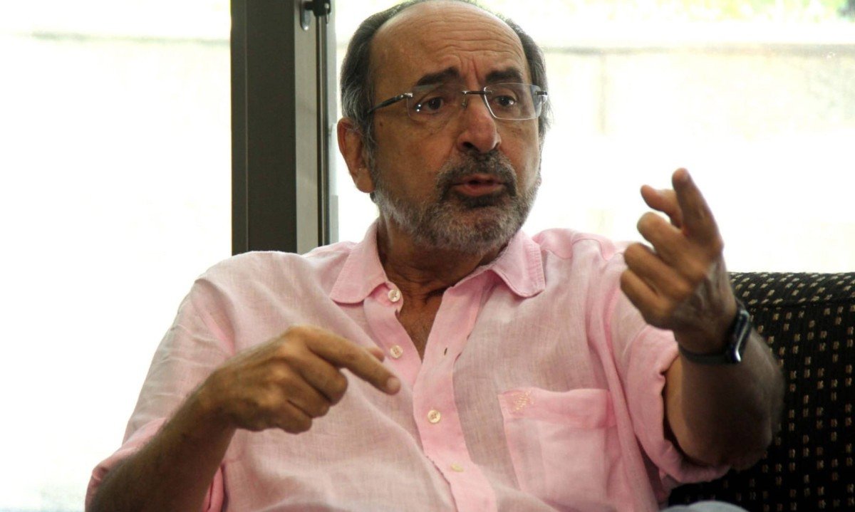 Apesar das críticas, o candidato defendeu a cobrança quando houver viabilidade e condições para que a iniciativa privada assuma a manutenção das rodovias - (crédito: Jair Amaral/EM/D.A Press)