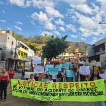 Vila Acaba Mundo protesta por apoio e justiça um mês após tragédia no RJ - Jair Amaral/EM/DA Press