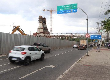 Obra para alargamento de via na avenida Cristiano Machado na altura do shopping Estação sentido centro de Belo Horizonte
       -  (crédito: Marcos Vieira/EM/D.A Press)