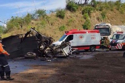 Segundo informa&ccedil;&otilde;es iniciais da Pol&iacute;cia Rodovi&aacute;ria Federal (PRF), uma pessoa morreu no local em decorr&ecirc;ncia da colis&atilde;o -  (crédito: Redes Sociais/Reprodu&ccedil;&atilde;o)
