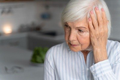 É importante diferenciar esquecimentos ocasionais de um quadro neurodegenerativo, ressalta médico -  (crédito: magnific)