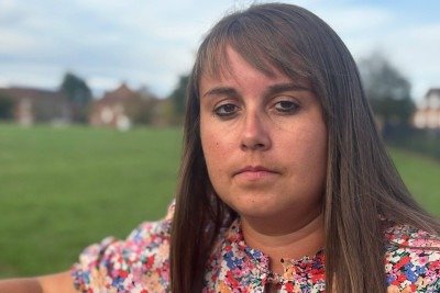 Becky Jones disse que os efeitos de tomar os medicamentos durante anos foram 'horrendos' -  (crédito: Becky Jones/Arquivo pessoal)