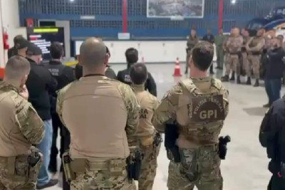 Ação da Força Integrada de Combate ao Crime Organizado cumpre 19 mandados de busca e apreensão -  (crédito: Reprodução/PFMG)