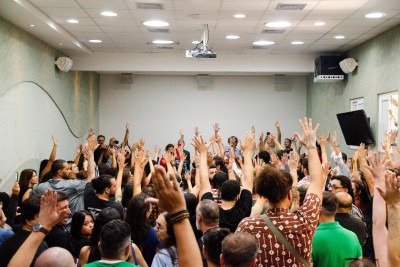 Professores da rede particular votam pela paralisação por tempo indeterminado em BH e Região Metropolitana -  (crédito: Divulgação/Sinpro Minas)