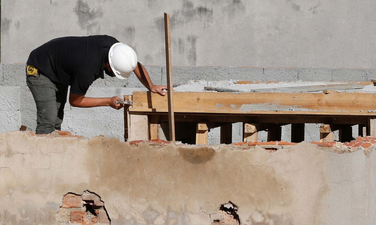 Tendência de queda nos juros favorece mercado imobiliário - (crédito: DINO)