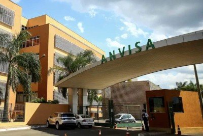 Anvisa tamb&eacute;m determinou apreens&atilde;o de lotes de toxina botul&iacute;nica -  (crédito: Marcelo Camargo/Ag&ecirc;ncia Brasil)
