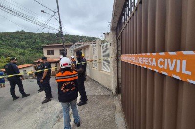 Sete casas foram interditadas devido ao risco de colapso cruzado  -  (crédito: Jair Amaral/EM/D.A Press)