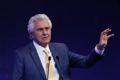 Caiado afirmou que democracia está em risco por conta dos governantes incompatíveis com os cargos que ocupam -  (crédito: Sérgio Lima/AFP)
