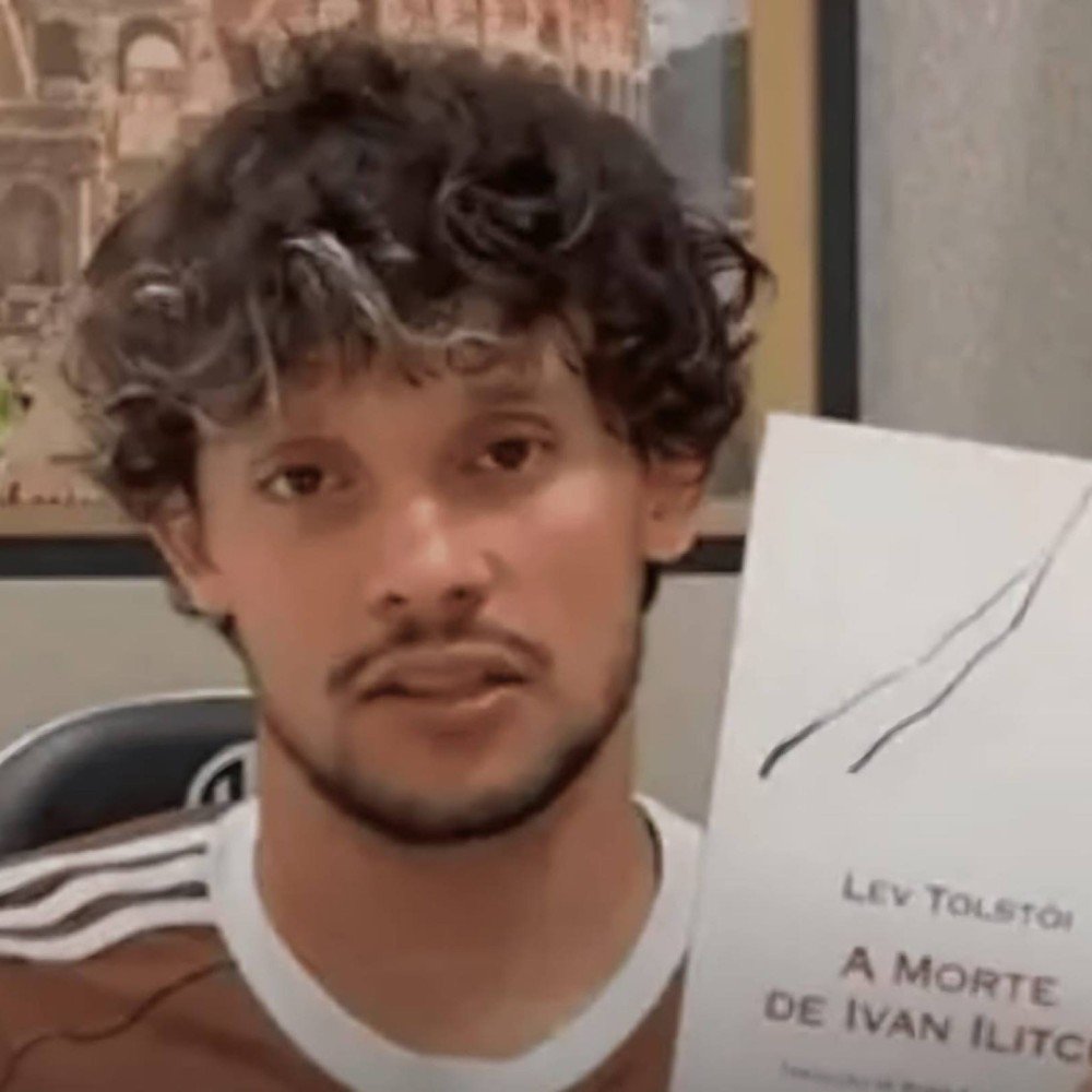 Scarpa indica livro com juiz que se tornou preferido da torcida