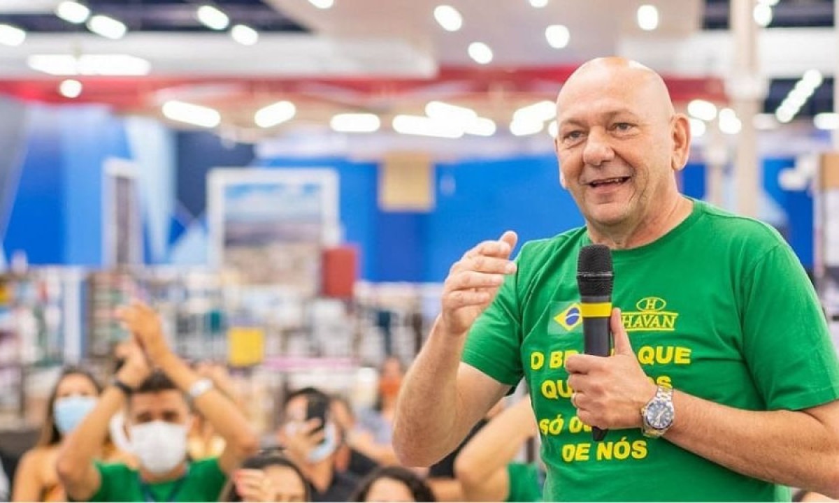 Luciano Hang, proprietário da Havan, durante discurso que motivou a ação do MPT por assédio eleitoral em uma de suas lojas - (crédito: Divulgação/Havan)
