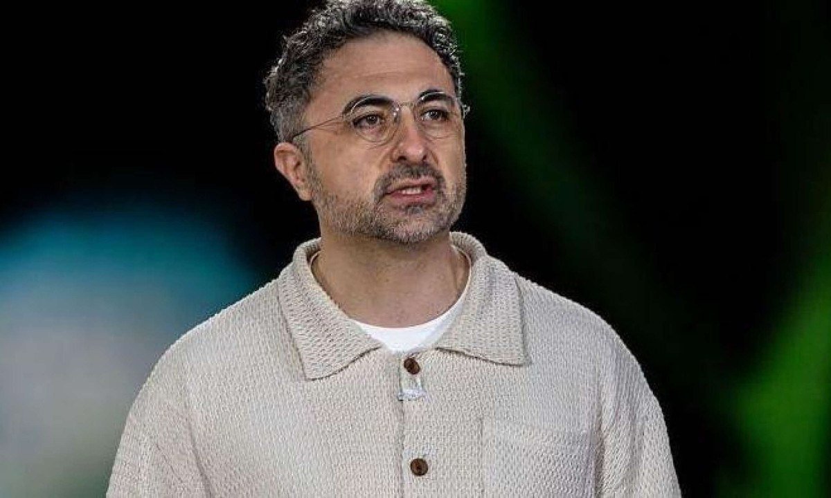 O alerta de chefe da Microsoft sobre a IA: 'Tratar a IA como humana é um erro' - (crédito: BBC)