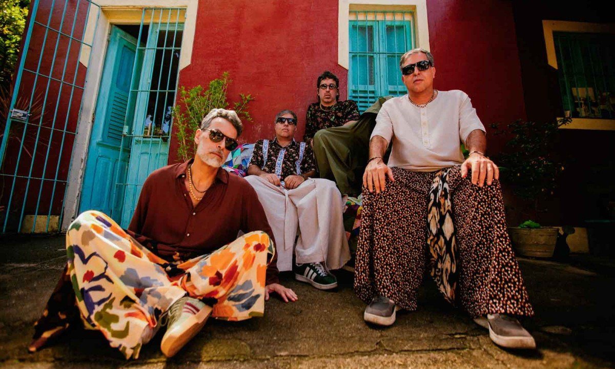 Atualmente no formato quarteto, os pernambucanos da Eddie somam 37 anos de carreira, com um som que definem como "pós-punk praieiro" - (crédito: rames/divulgação)
