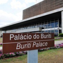 O passado que volta a bater à porta na corrida pelo governo de Brasília