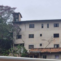 Prédio terá que ser demolido após queda de muro em Nova Lima - Jair Amaral/EM/D.A. Press