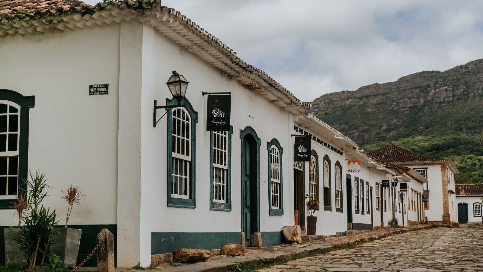 Explore as charmosas ruas de pedra e casar&otilde;es coloniais que fazem de Tiradentes um dos destinos hist&oacute;ricos mais procurados de Minas Gerais -  (crédito: Mag&ecirc; Monteiro/Divulga&ccedil;&atilde;o)