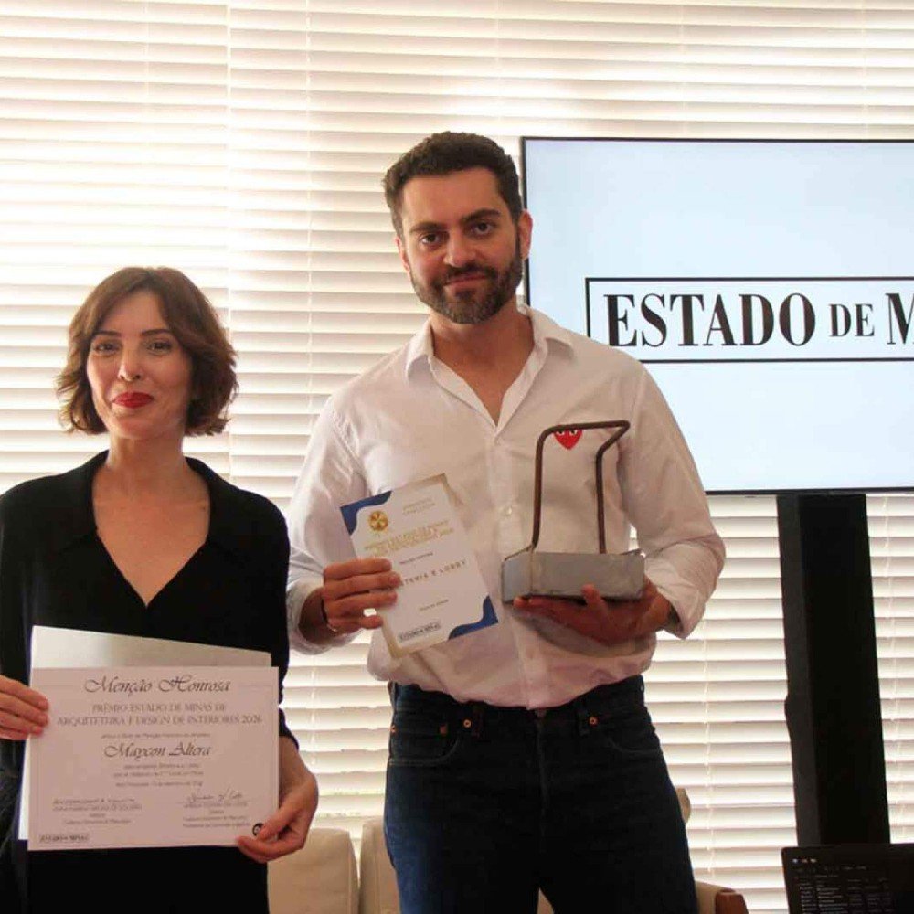  Ana Bahia entrega Men&ccedil;&atilde;o Honrosa a Maycon  Altera pelo ambiente Bilheteria e Lobby