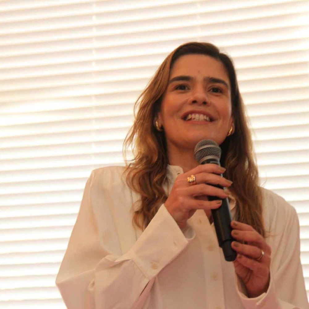 Juliana Machado, gerente-geral de Comunica&ccedil;&atilde;o Coorporativa, Marca e Rela&ccedil;&otilde;es Institucionais da Arcelormittal, empresa que patrocinou o trof&eacute;u do pr&ecirc;mio