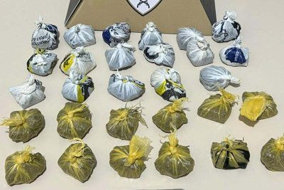 Polícia prende dois suspeitos e apreende porções de drogas no Vale do Rio Doce, em Minas Gerais -  (crédito: PMMG/Divulgação)