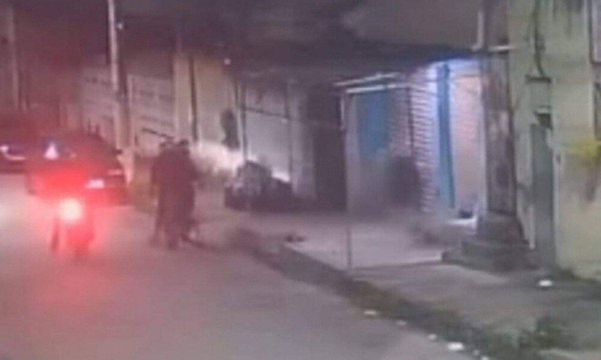 Câmeras flagram execução de comerciante de 74 anos em São Gonçalo - (crédito: Tupi)