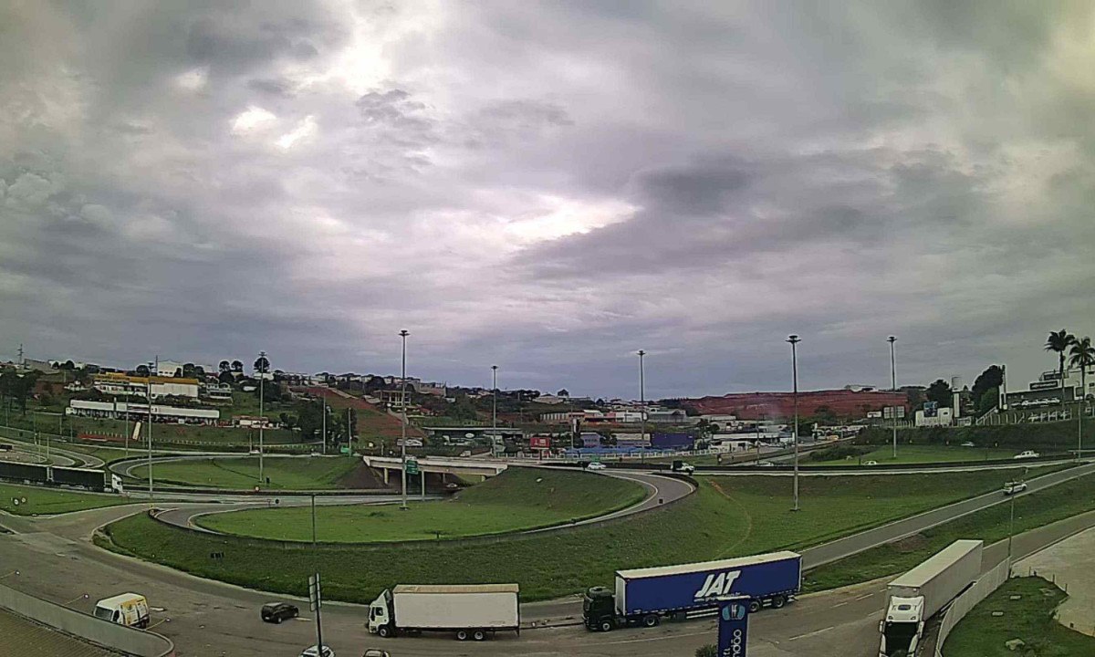 Tempo fechado em Pouso Alegre enseja risco de tempestades de alerta emitido pelo Inmet - (crédito: Reprodução/Clima ao Vivo)