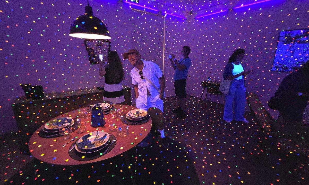 Artista pl&aacute;stico Alu&iacute;zio Figueiredo foi conferir as obras de Yoyoi Kusamo e o legado deixado como a exposi&ccedil;&atilde;o I&rsquo;m Here, But Nothing (2000)